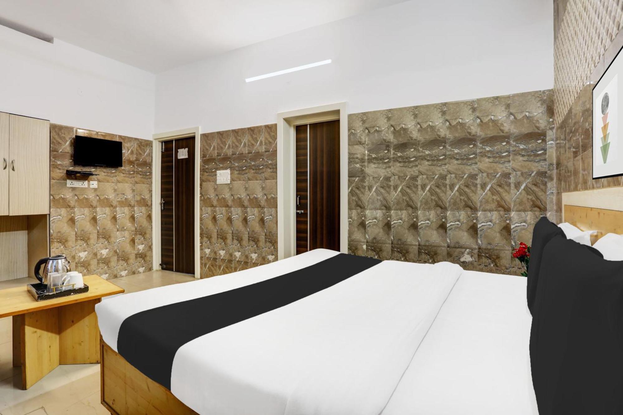 Hotel O Jammu Near Ragunath Bazaar Formerly Goodwill Ngoại thất bức ảnh
