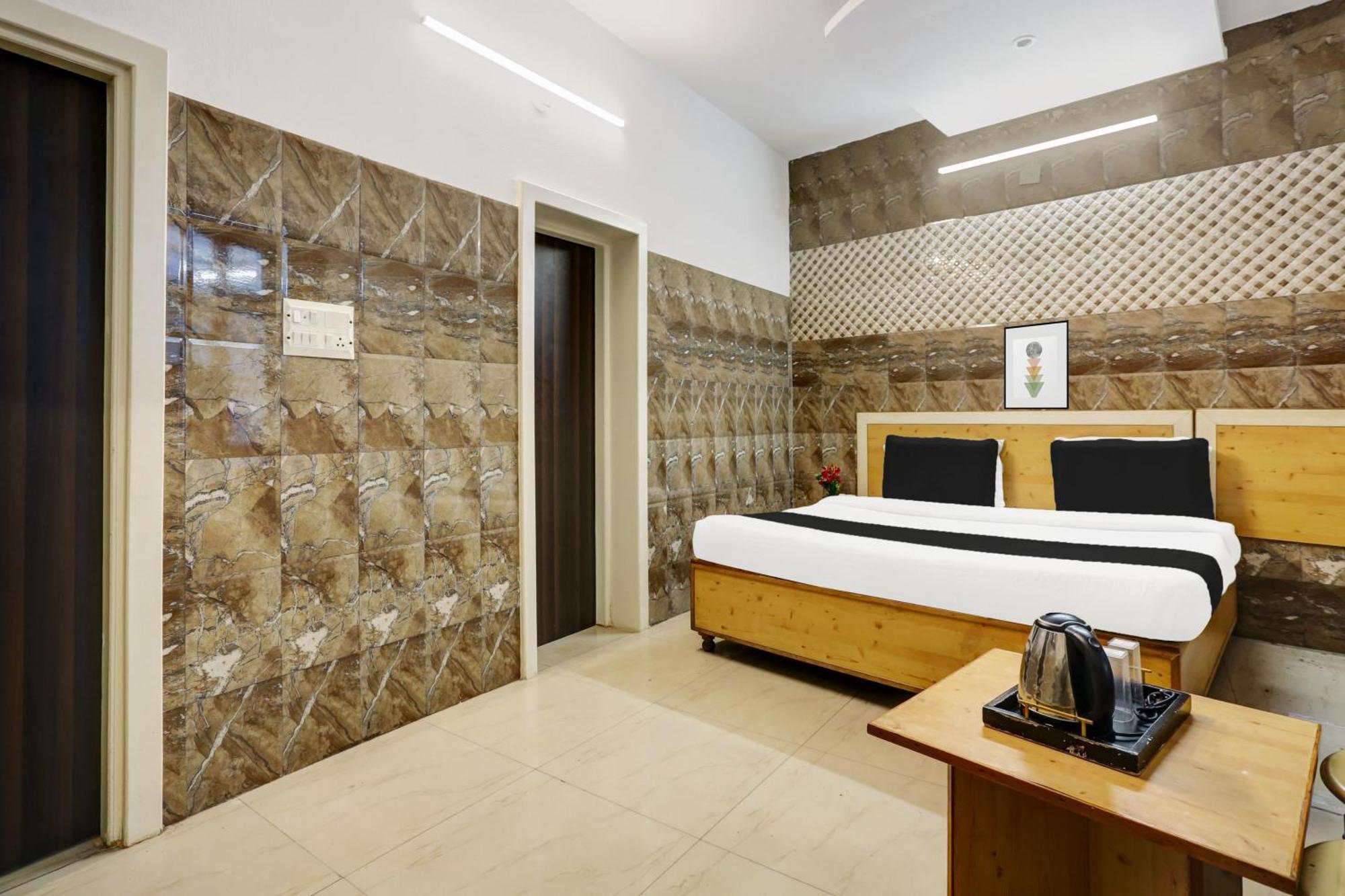 Hotel O Jammu Near Ragunath Bazaar Formerly Goodwill Ngoại thất bức ảnh